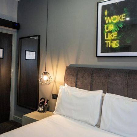 Hotel 105 Liverpool Bagian luar foto